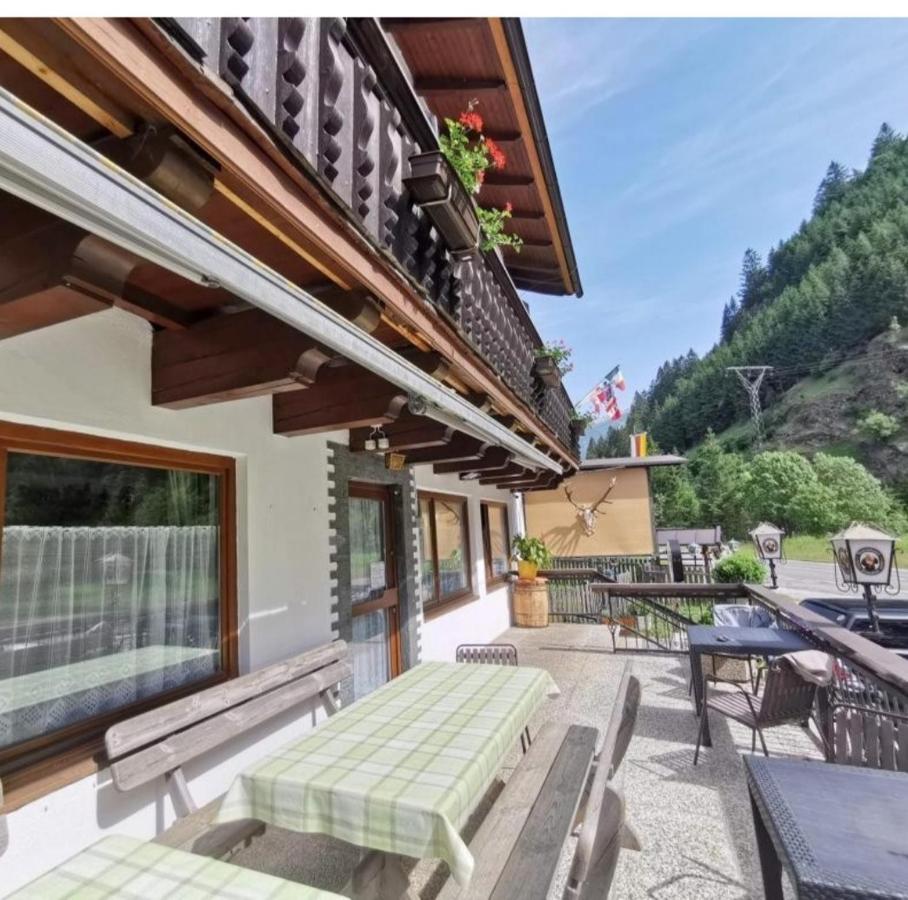 Tattoo Pension Mit Restaurant Und Tattoo-Studio Mörtschach Exteriör bild