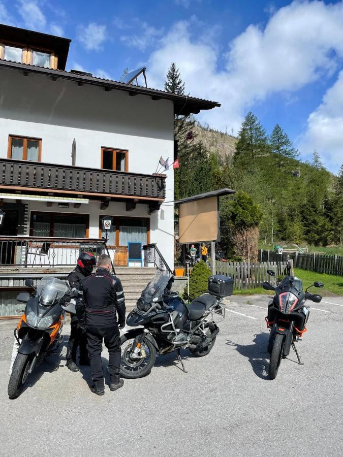 Tattoo Pension Mit Restaurant Und Tattoo-Studio Mörtschach Exteriör bild
