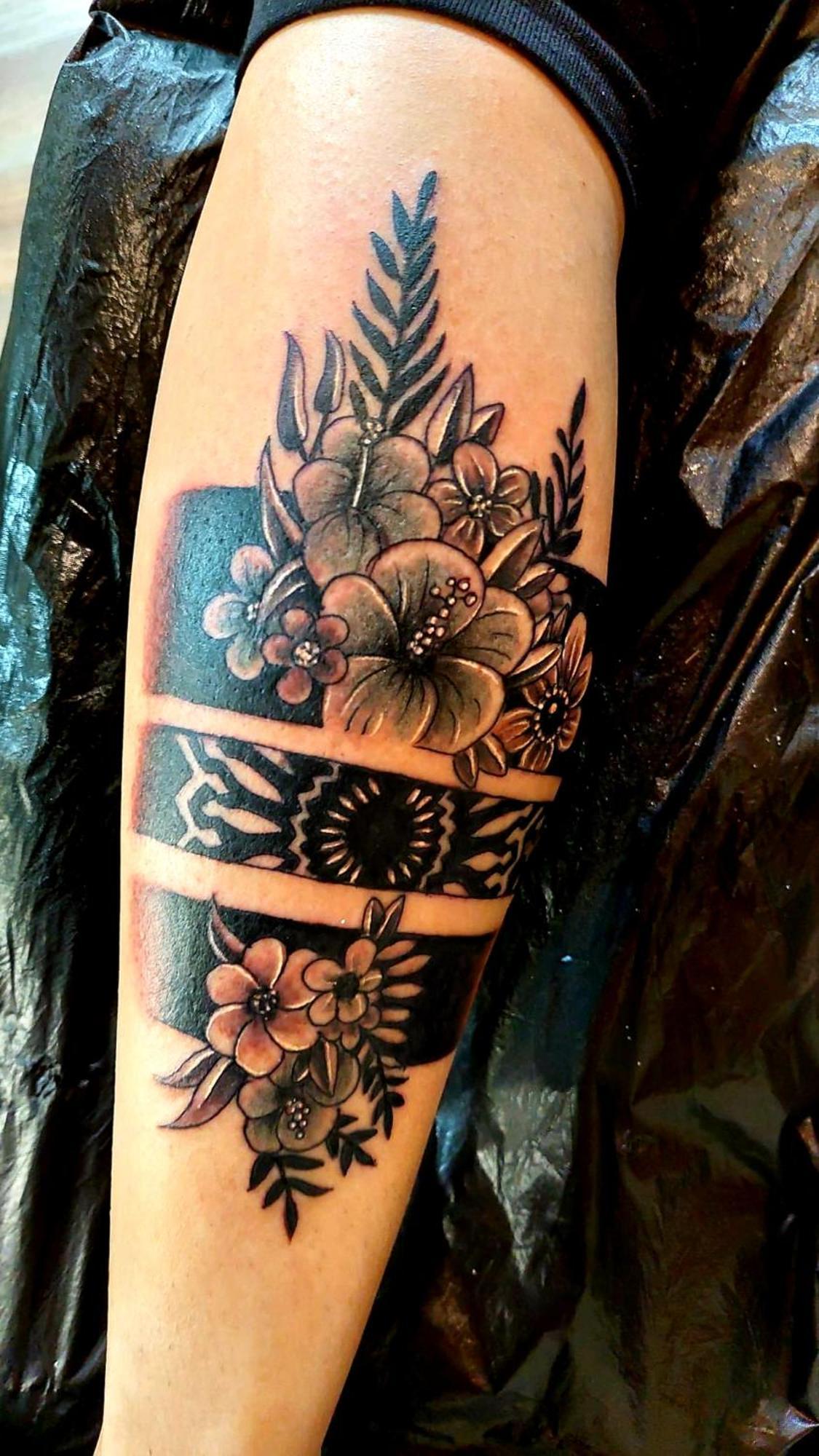 Tattoo Pension Mit Restaurant Und Tattoo-Studio Mörtschach Exteriör bild
